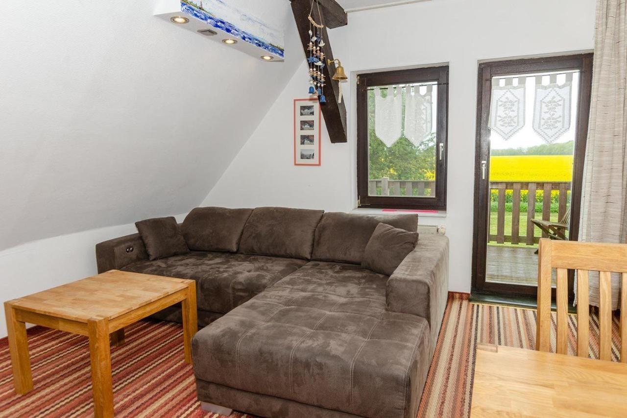 3-R-Ferienwohnung-Fuer-4-Personen-In-Schaprode-Auf-Ruegen-Zi3 Екстериор снимка
